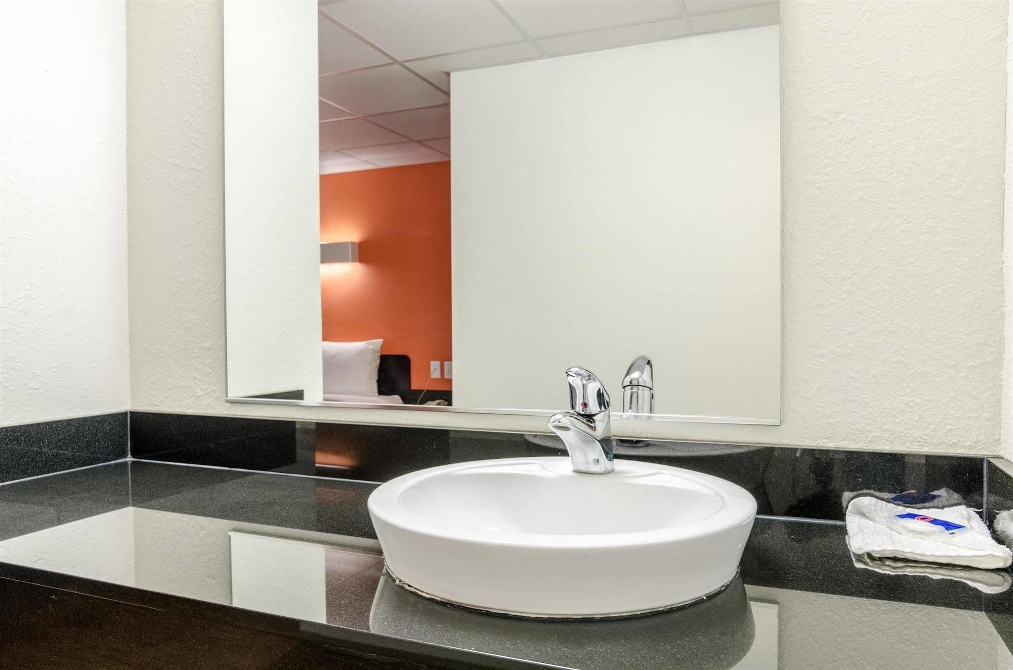 Motel 6-York, Ne ภายนอก รูปภาพ